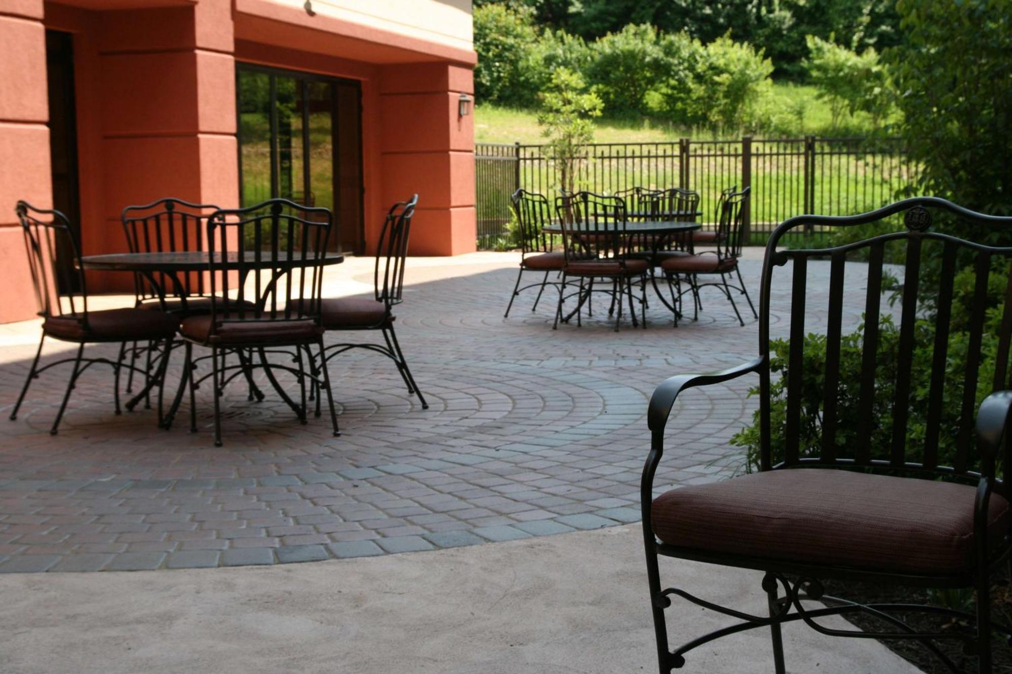Hampton Inn & Suites Wilder Exterior photo